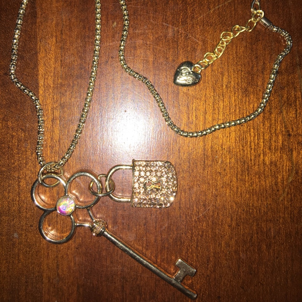 Betsey Johnson   Necklace